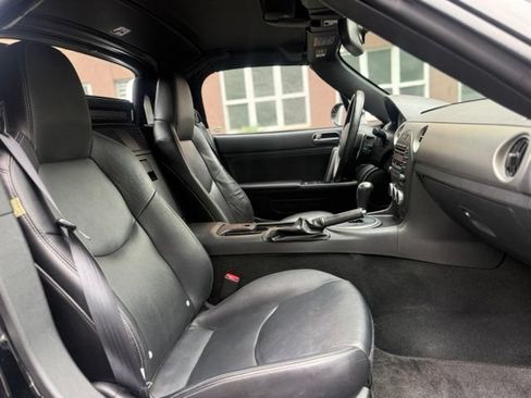 Used 2010 MAZDA MX-5 Miata Grand Touring w/ Premium Pkg RWD image 15