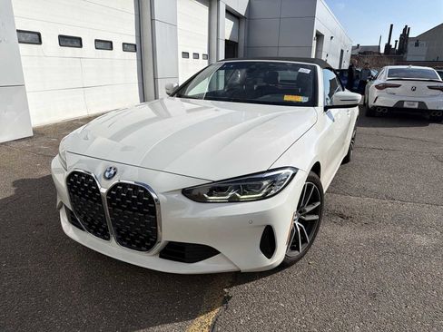 Used 2023 BMW 430i xDrive Convertible w/ Premium Package image 3