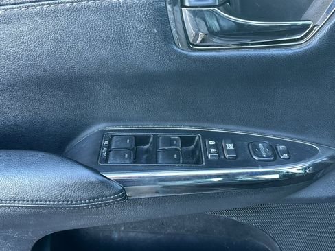 Used 2013 Toyota Avalon Limited image 12