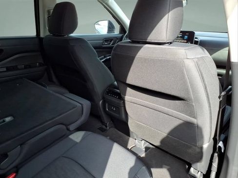 Certified 2025 Nissan Pathfinder SV AWD/4WD image 17