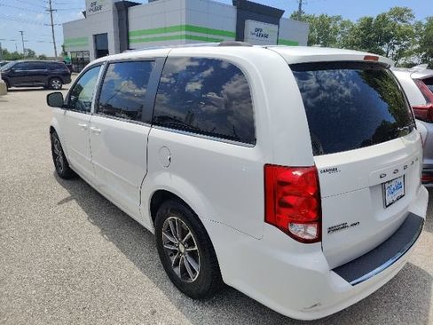 Used 2016 Dodge Grand Caravan SXT FWD image 7