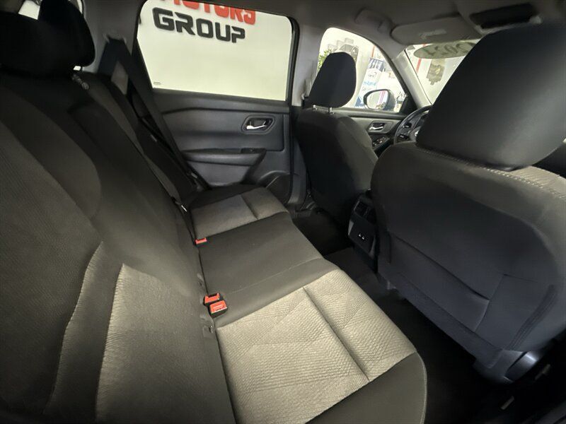 Used 2024 Nissan Rogue SV FWD image 26