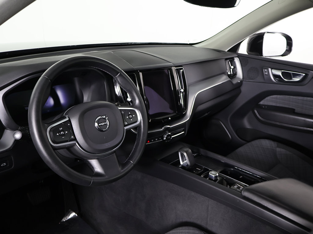 Used 2022 Volvo XC60 B5 Momentum AWD/4WD image 28