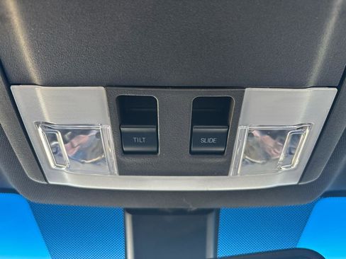 Used 2018 Ford Taurus Limited w/ Driver Assist Package image 29