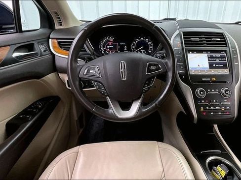 Used 2017 Lincoln MKC Select w/ Select Plus Package AWD/4WD image 5