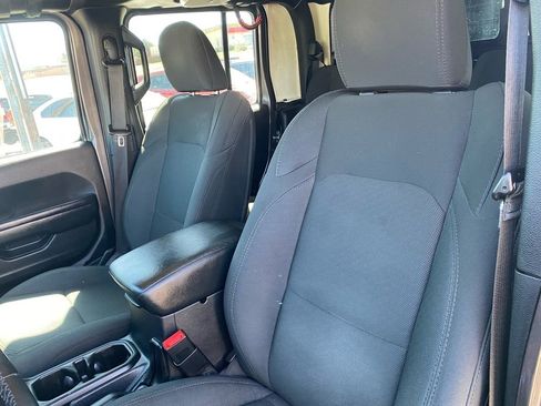Used 2020 Jeep Gladiator Sport w/ Quick Order Package 24S AWD/4WD image 14