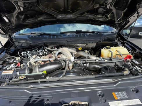 Used 2021 Ford F250 XLT w/ XLT Premium Package image 13