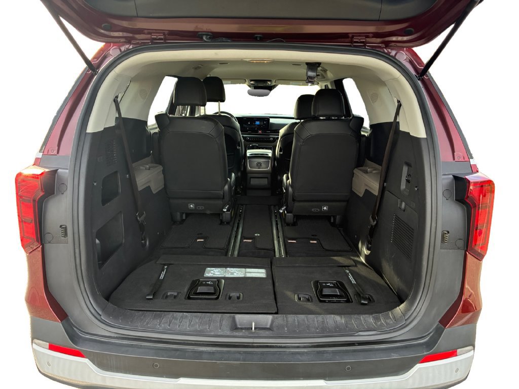 Used 2025 Kia Carnival FWD image 28