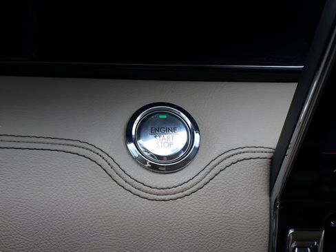 Used 2024 Lincoln Navigator Premiere image 29