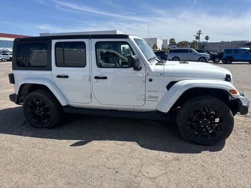Used 2023 Jeep Wrangler Unlimited Sahara w/ Cold Weather Group AWD/4WD image 4