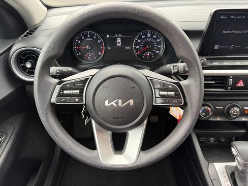 Used 2024 Kia Forte LXS FWD image 11