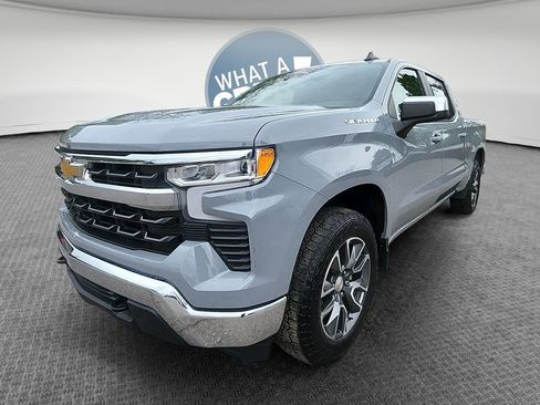 Used 2024 Chevrolet Silverado 1500 LT AWD/4WD image 8