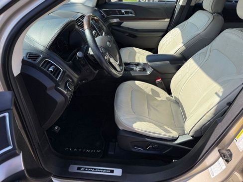 Used 2017 Ford Explorer Platinum AWD/4WD image 10