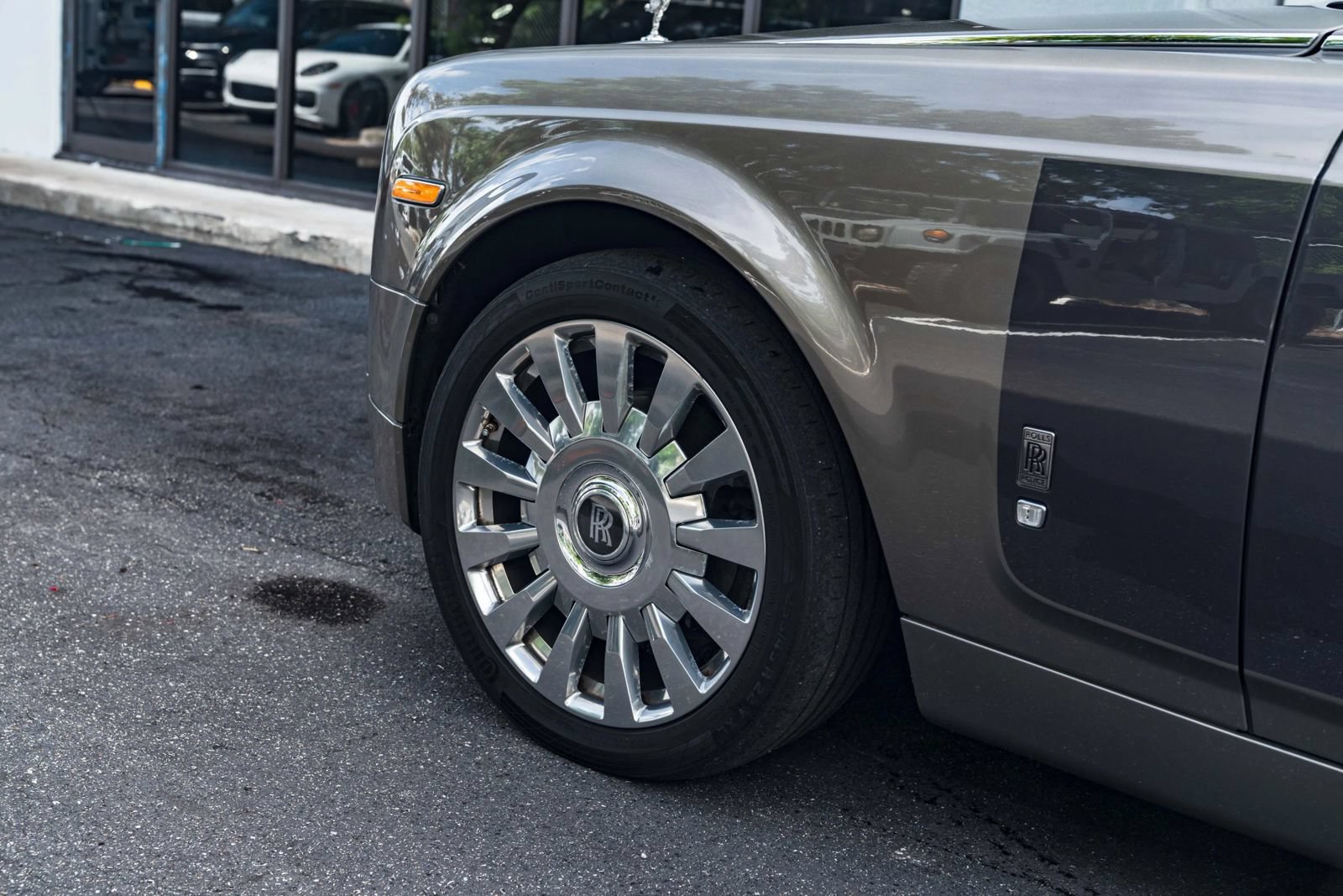 Used 2004 Rolls-Royce Phantom Sedan RWD image 7