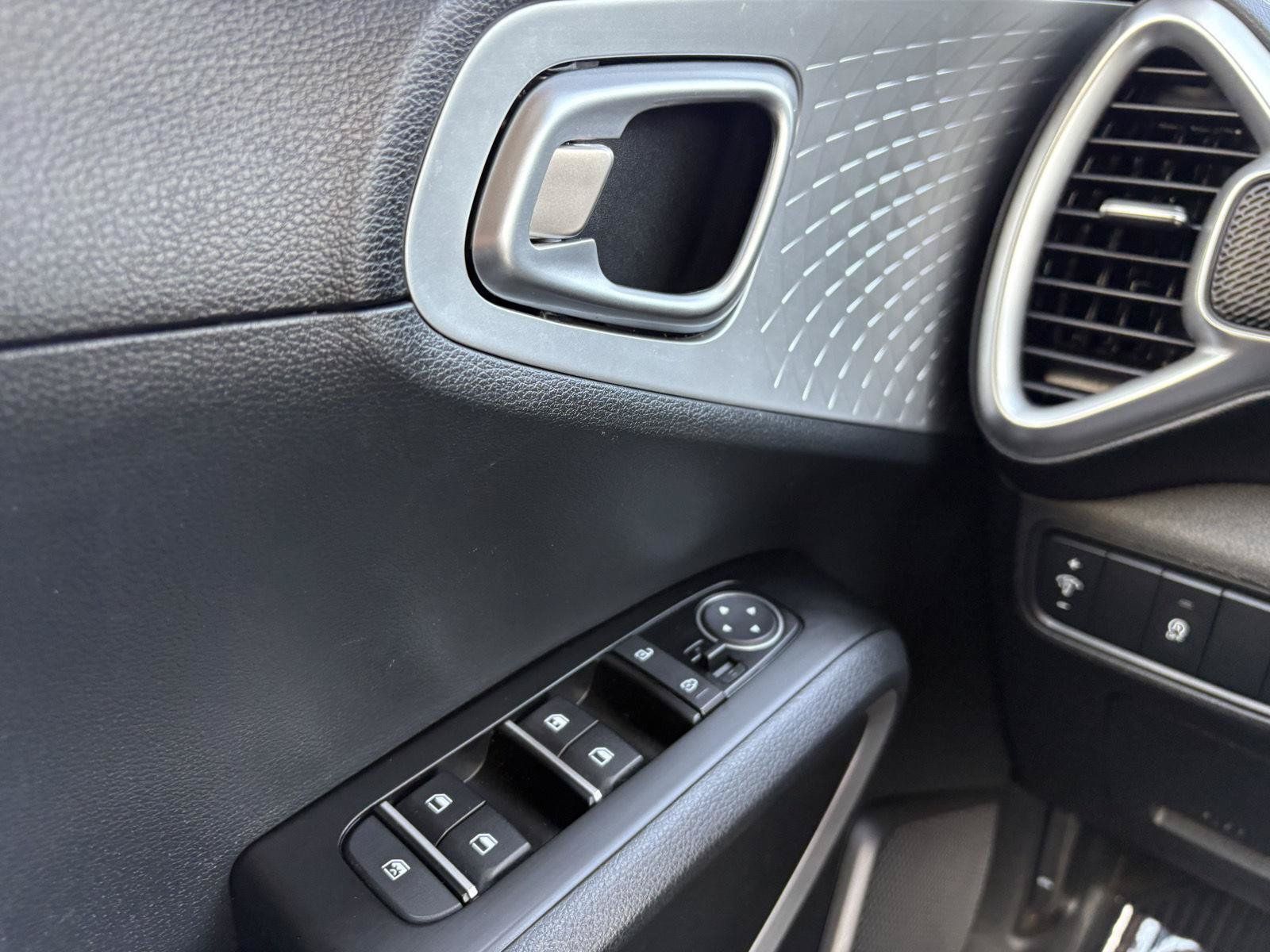 Used 2022 Kia Soul LX FWD image 12