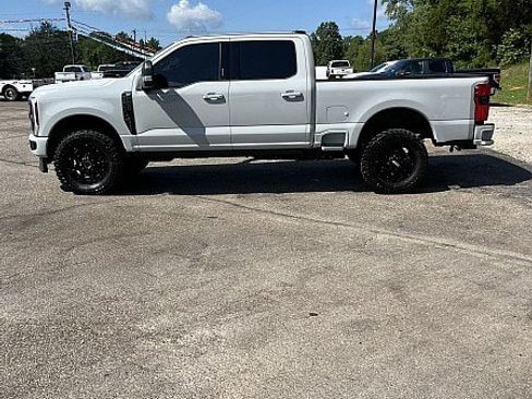 Used 2026 Ford F250 XLT w/ XLT Premium Package AWD/4WD image 4