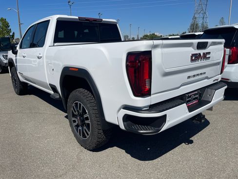 Used 2023 GMC Sierra 2500 AT4 w/ AT4 Premium Plus Package AWD/4WD image 7