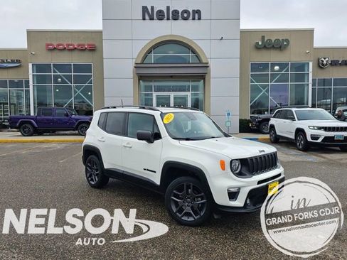 Used 2021 Jeep Renegade Latitude w/ Luxury Group II image 1