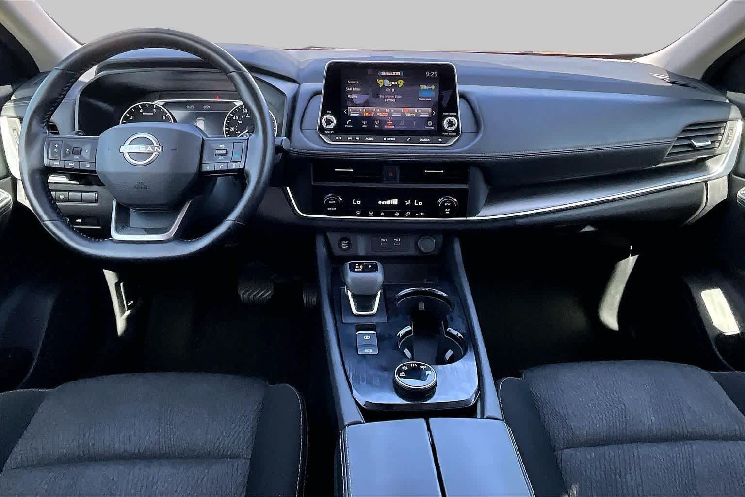 Used 2025 Nissan Rogue SV AWD/4WD image 16