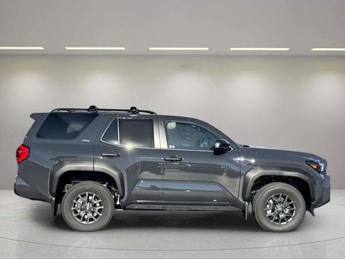 New 2026 Toyota 4Runner SR5 image 2