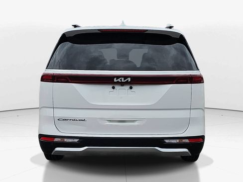Used 2022 Kia Carnival SX FWD image 5