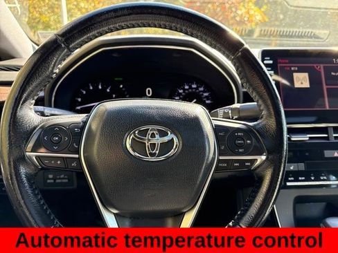 Used 2019 Toyota Avalon XLE image 15