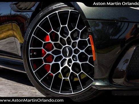 Used 2023 Aston Martin DBS Coupe image 4