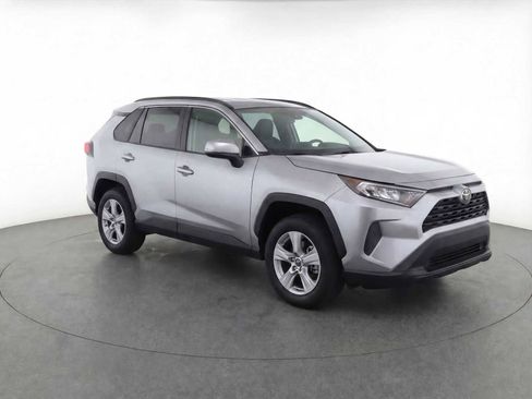 Used 2025 Toyota RAV4 XLE image 3