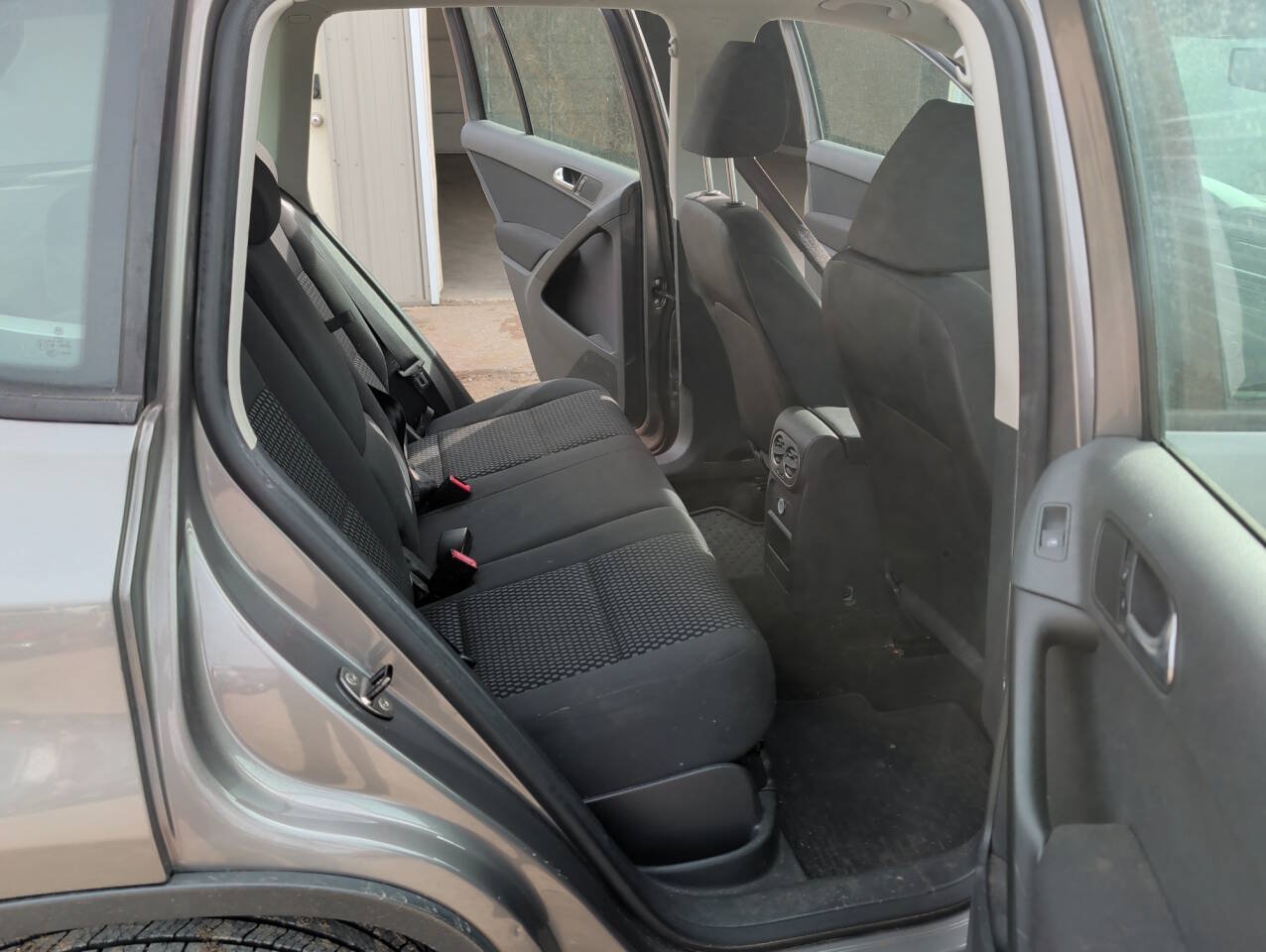 Used 2011 Volkswagen Tiguan S FWD image 25