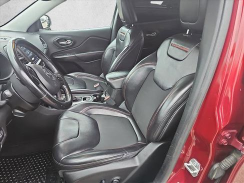 Used 2020 Jeep Cherokee Trailhawk w/ Cold Weather Group image 24