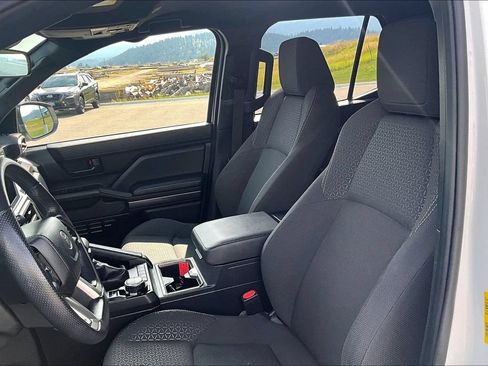 Used 2025 Toyota 4Runner SR5 AWD/4WD image 24