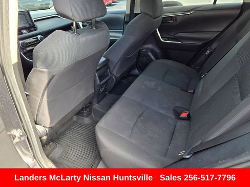Used 2021 Toyota RAV4 LE FWD image 14
