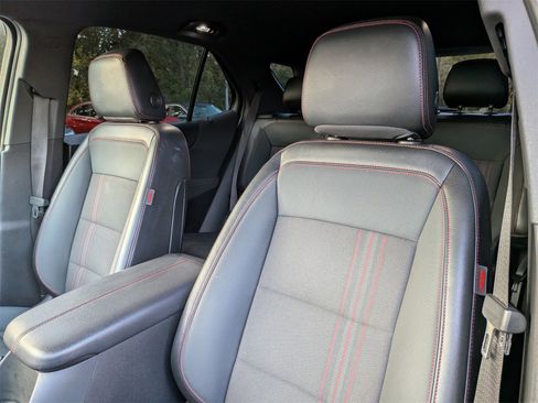 Used 2022 Chevrolet Equinox RS image 15