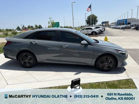 Certified 2022 Hyundai Elantra SEL w/ Convenience Package FWD image 6