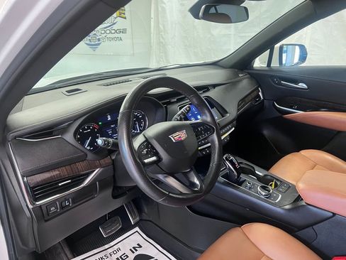 Used 2023 Cadillac XT4 Sport image 17