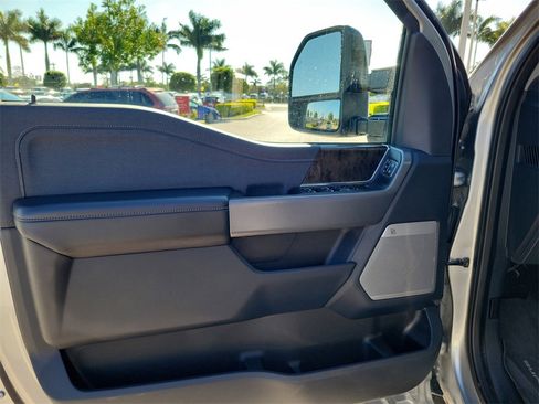 Used 2024 Ford F250 Lariat w/ Black Appearance Package image 19