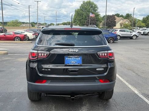 Used 2019 Jeep Compass Latitude w/ Popular Equipment Group AWD/4WD image 9