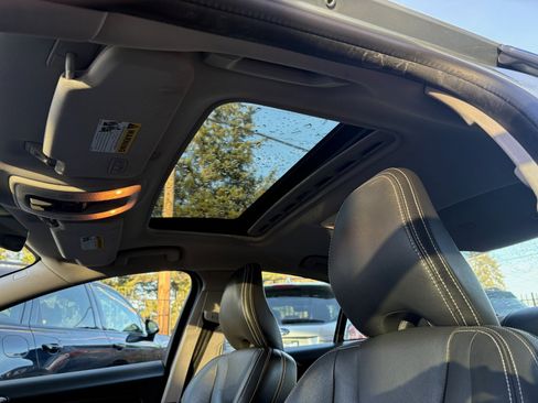 Used 2018 Volvo S60 T5 Dynamic image 16