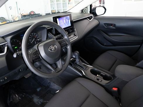 Used 2024 Toyota Corolla LE w/ LE Convenience Package FWD image 8