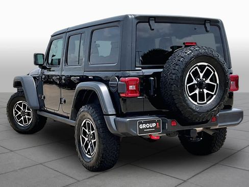 Used 2024 Jeep Wrangler Unlimited Rubicon w/ Convenience Group AWD/4WD image 12