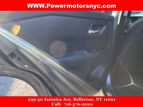 Used 2024 Nissan Rogue SV FWD image 25