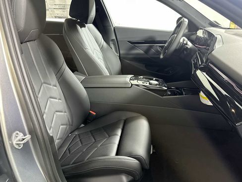 New 2026 BMW 530i xDrive w/ Premium Package image 20