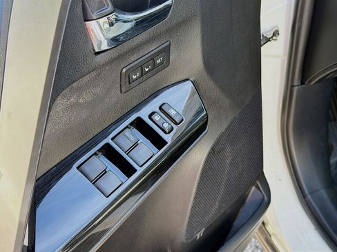 Used 2016 Toyota RAV4 Limited image 21