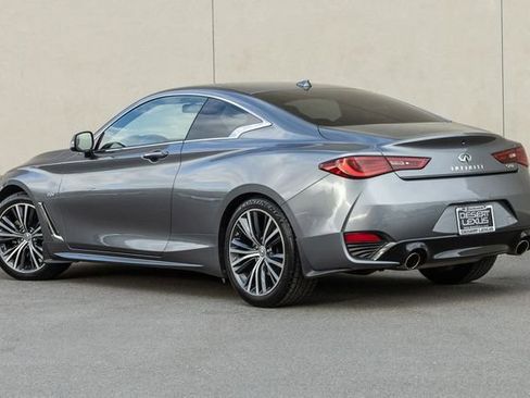 Used 2017 INFINITI Q60 2.0t w/ Moonroof Package image 3