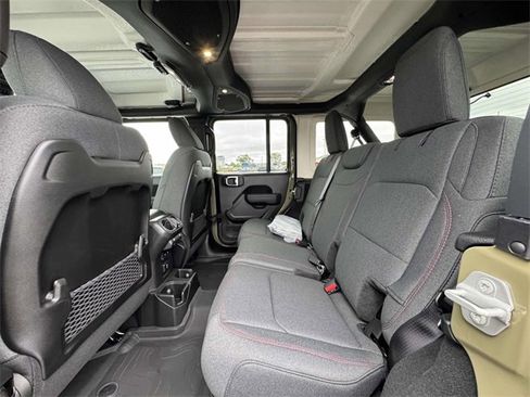 New 2025 Jeep Wrangler Unlimited Rubicon image 17