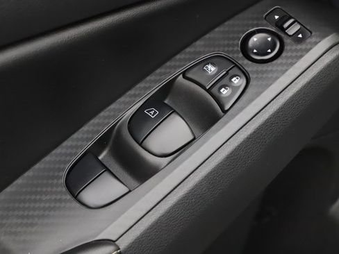 Used 2024 Nissan Altima 2.5 SV image 15