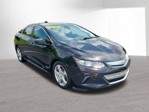 Used 2017 Chevrolet Volt LT w/ Comfort Package FWD image 12
