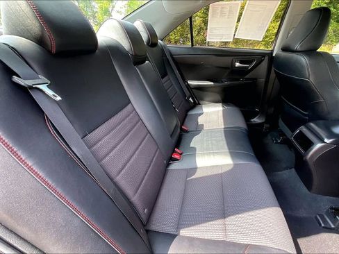 Used 2017 Toyota Camry SE w/ Moonroof Package FWD image 26