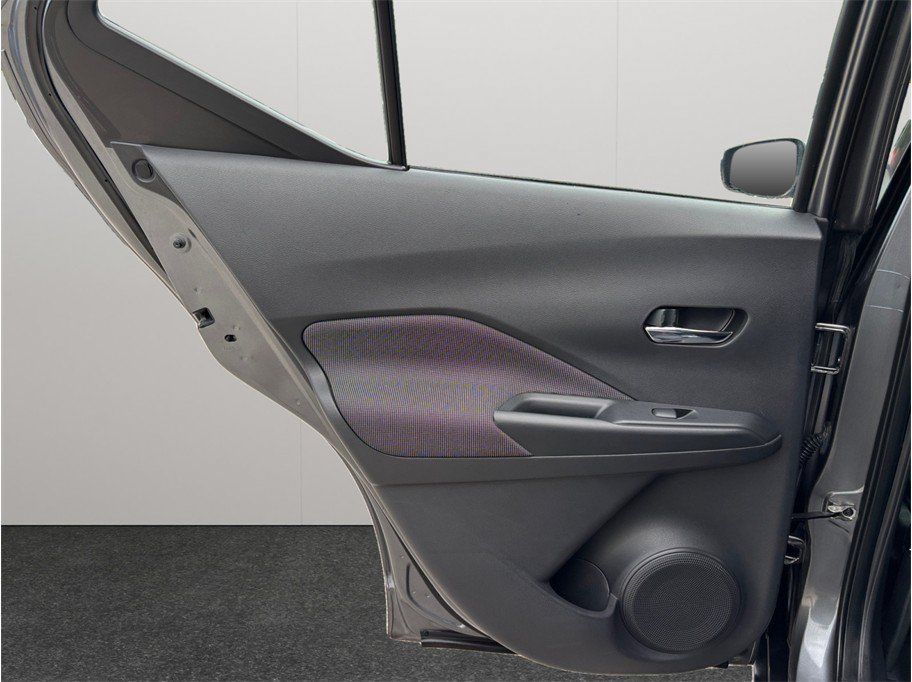 Used 2019 Nissan Kicks SV FWD image 30