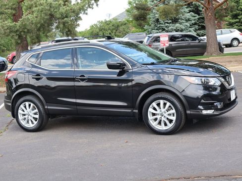 Used 2020 Nissan Rogue Sport SV w/ All-Weather Package AWD/4WD image 2